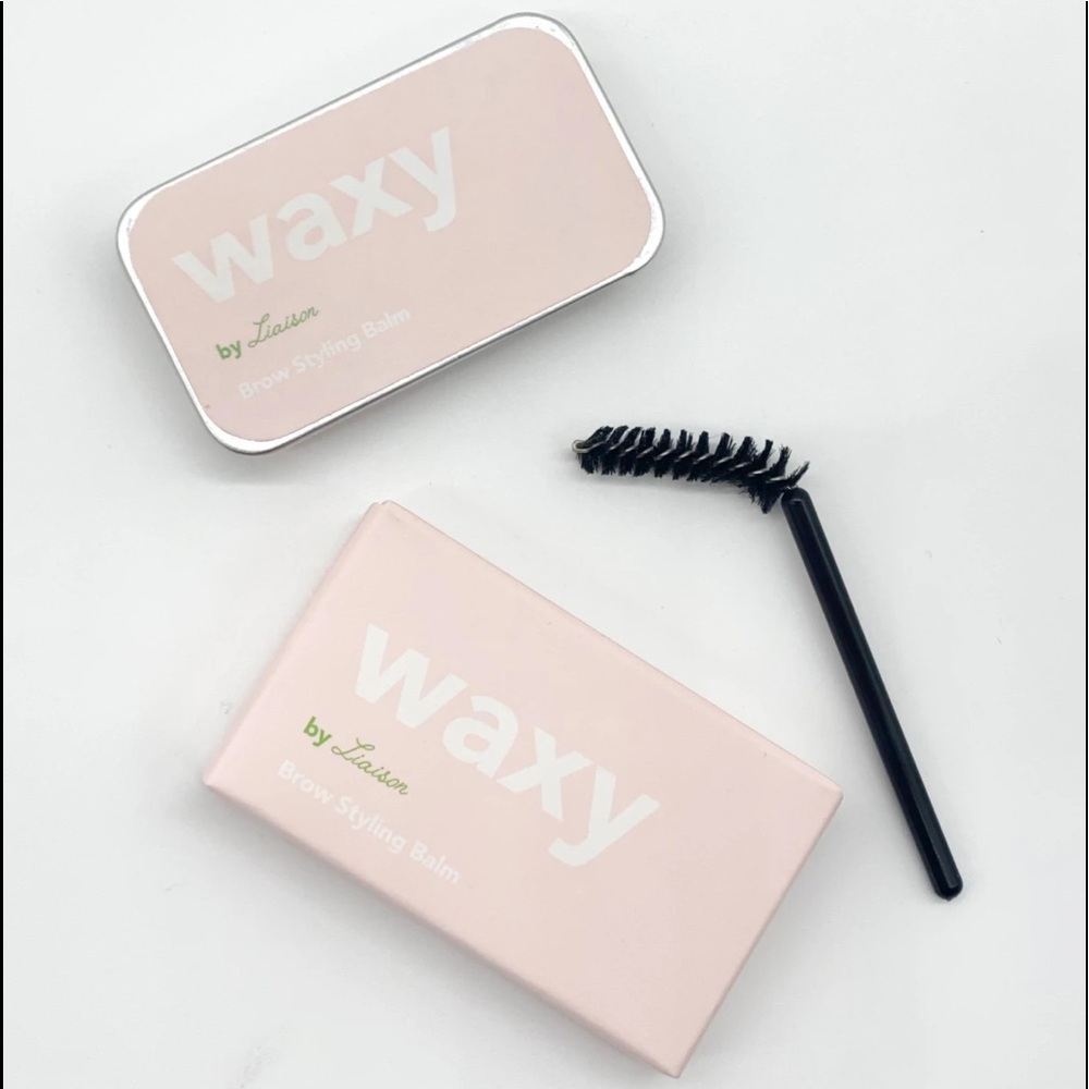 Liaison brow wax